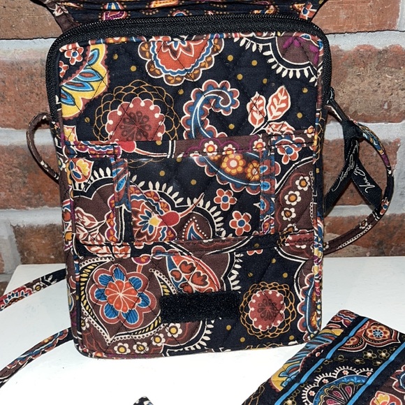 Vera Bradley Floral Crossbody bag with coin purse - Picture 3 of 7